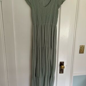 Gibson Sage Green Short-Sleeve Tiered Maxi Dress